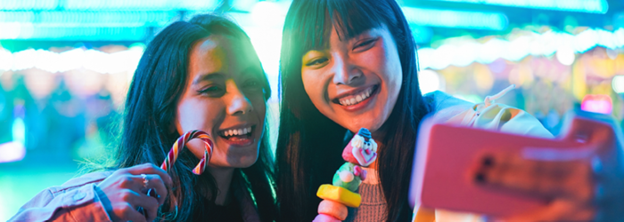 How to smile for pictures